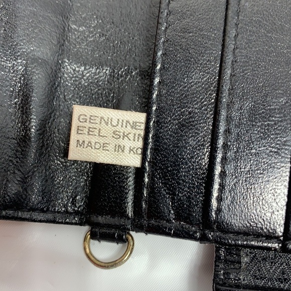 LEE Sands Vintage Black Eel Skin Trifold Wallet W/ snap closure - Picture 5 of 5